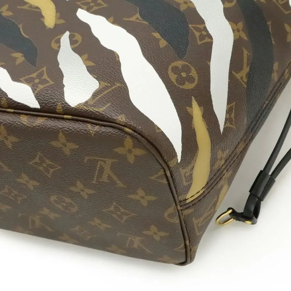 Louis Vuitton delivery duty